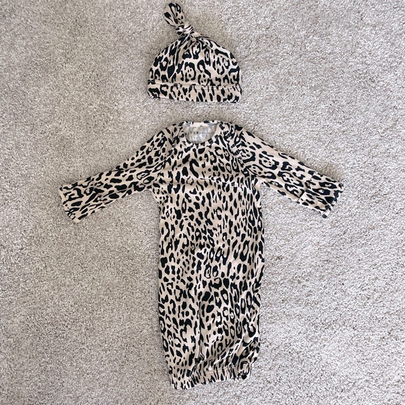 mason grey Other - Mason Grey Mini animal print baby layette with hat boy or girl matching set
